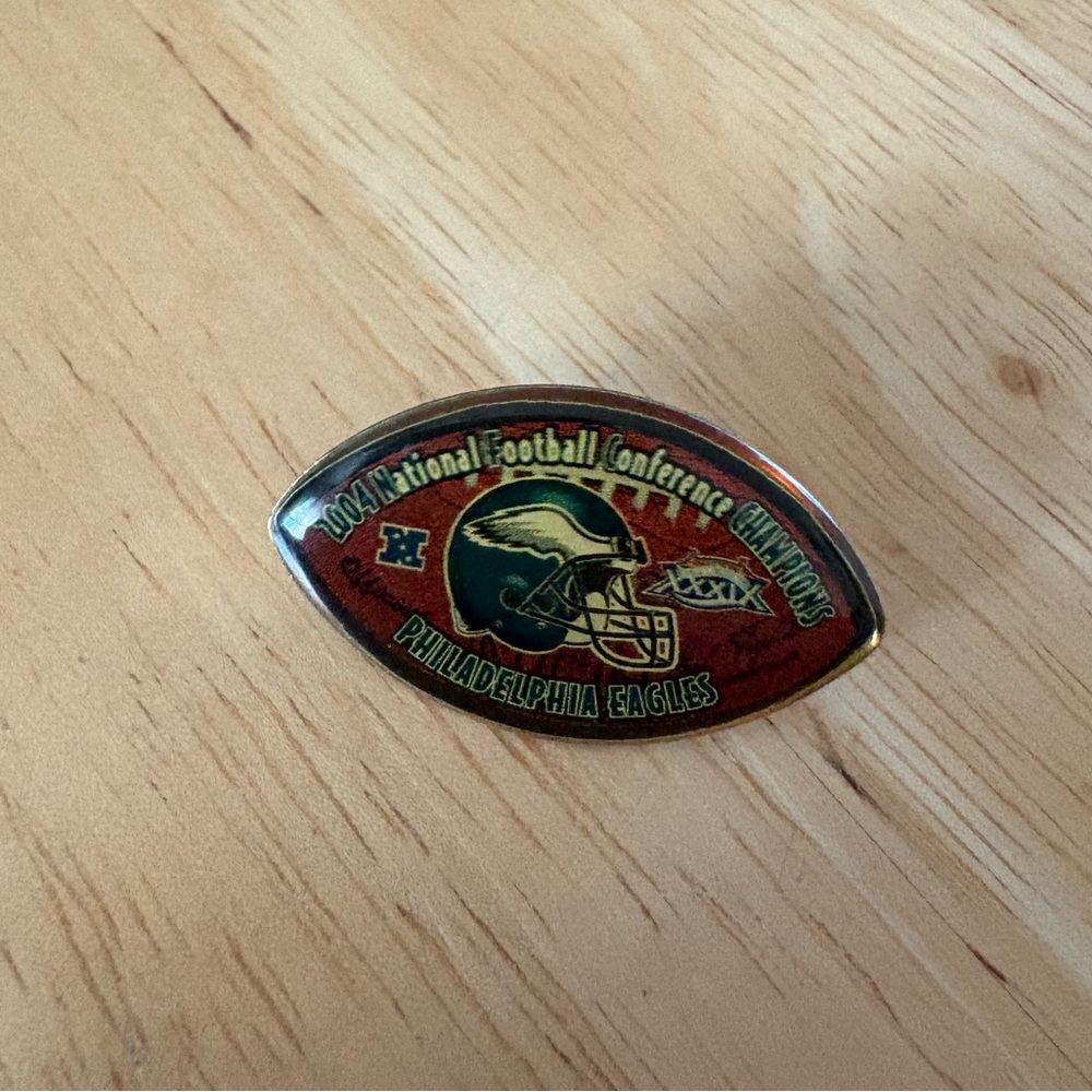 2004 national League Conference Champions Philadelphia Eagles lapel pin